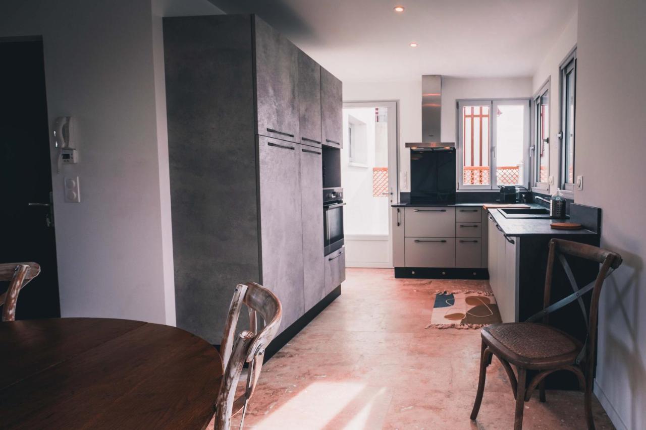 Vue Superbe Sur Tour De La Lanterne T2 Avec Terrasse Remparts 2 Apartment ลาโรแชล ภายนอก รูปภาพ